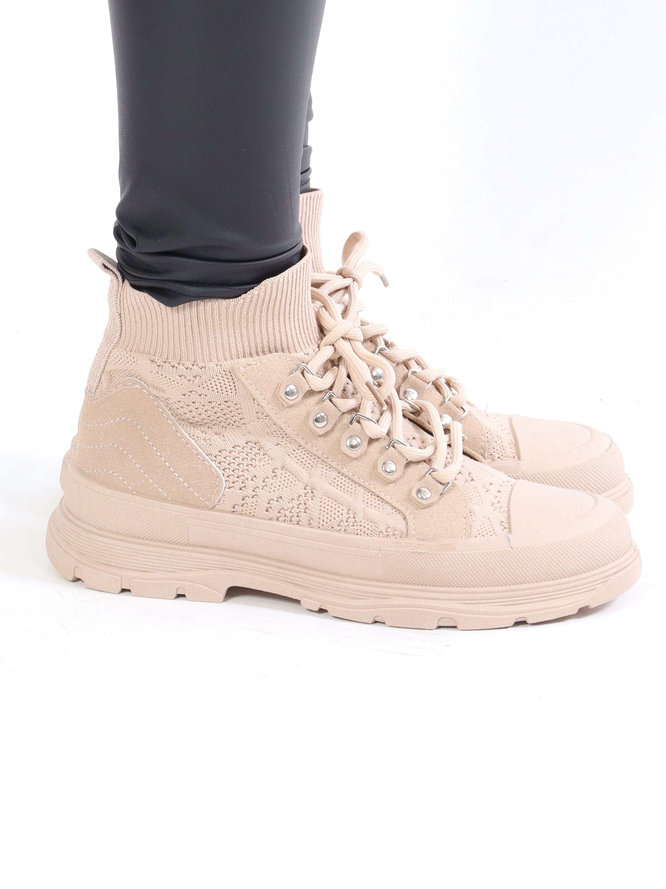 Liva - Sokkesneakers med blondedetaljer